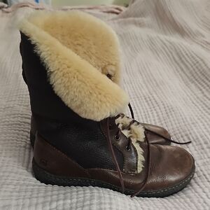 Born Black and Brown Leather And Shearling Lace Up Boots 9.5